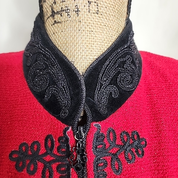 St. John Collection Vintage Renaissance Style Blazer. Size 10 - Picture 11 of 12